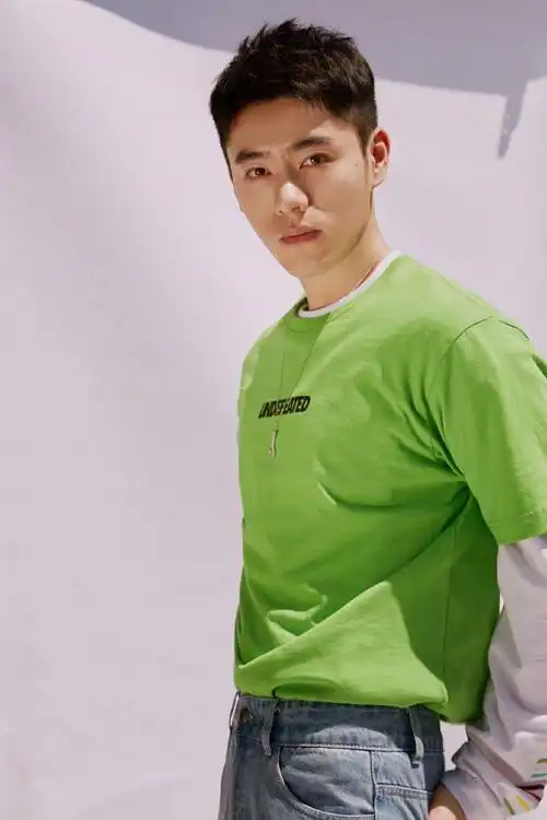 李程彬休闲帅气写真图片44