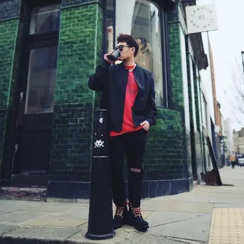 潘玮柏店开到了日本是要进军日本潮流圈