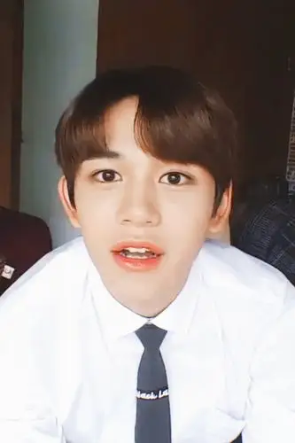 黄旭熙lucascr桃花盒子