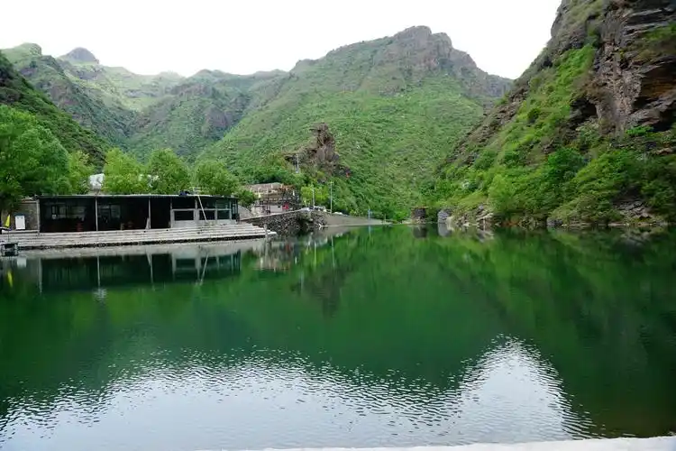 房山月亮湖农家乐风光