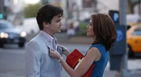 但该剧中正儿八经和neal碰撞出爱情火花的依然是向往平静生活的天使