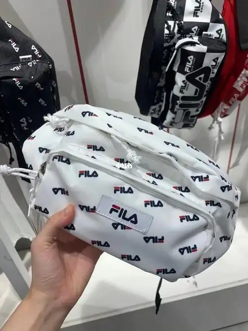fila斐乐满标腰包胸包