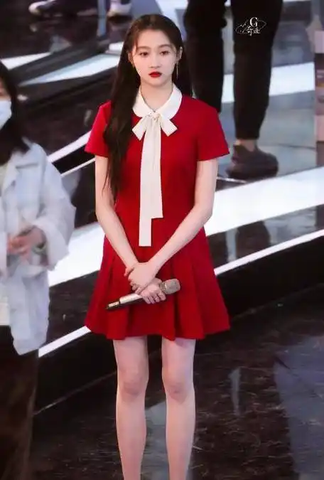 如今发展差距明显,未来她最被看好_关晓彤_张子枫_娜娜