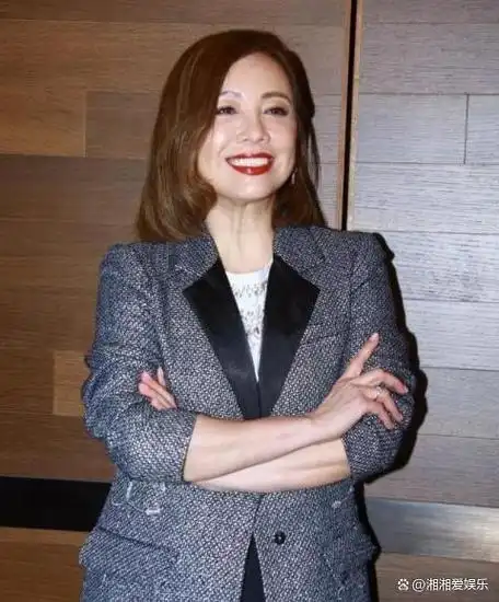 万梓良与郭明黎的故事,不仅在娱乐圈中成为佳话,更是许多人对幸福生活