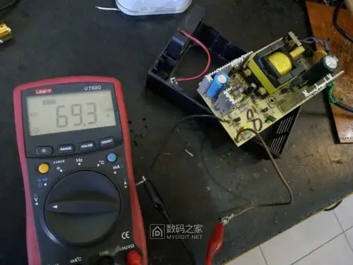 拆查爱玛西普尔60v3a电动车充电器