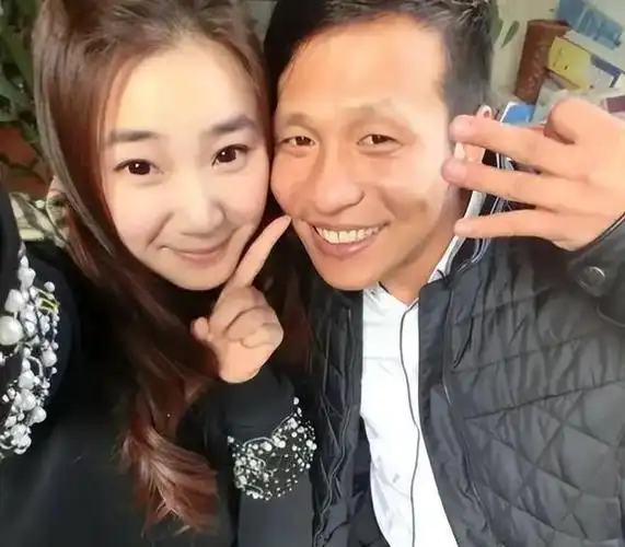 宋小宝也是拥有两段婚姻,当初也是在赵本山的赏识下,才有了今天