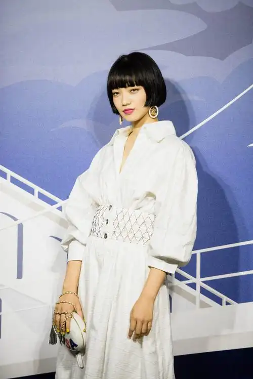 记录小松菜奈中条彩未,香奈儿活动的一些造型