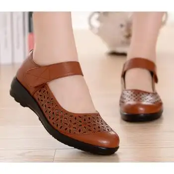 妈妈凉鞋软底中老年凉鞋女夏季平底中年女洞洞鞋大码女鞋老人家皮凉鞋