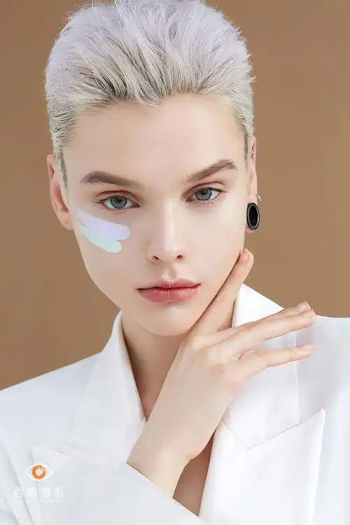 梦泉化妆品平面广告拍摄