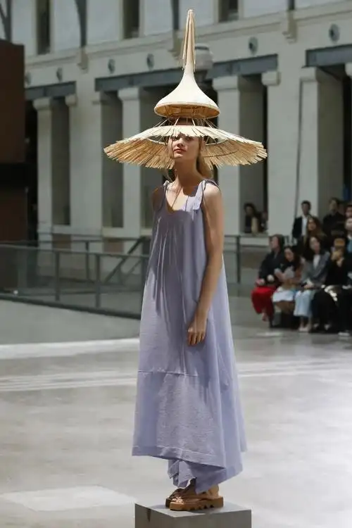 只用一根线,是怎么做成衣服的?