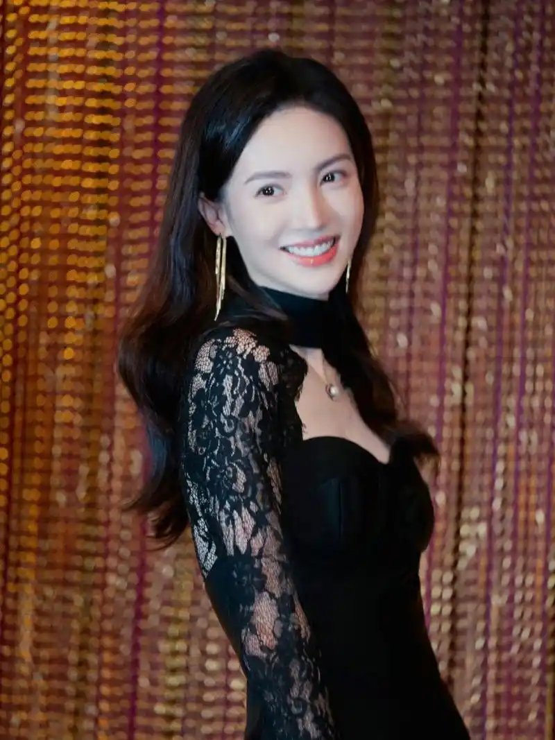 【投稿金晨】 金晨,1990年9月5日出生于山东省济南市,毕业于北京舞蹈