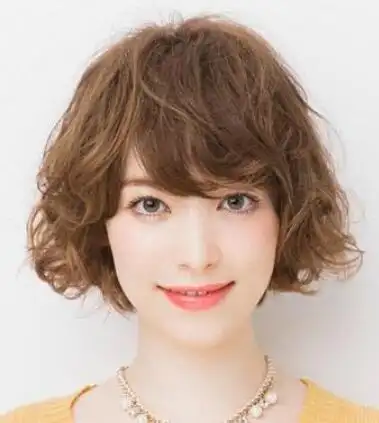 短发半头烫发型图片示范女生半头烫如何打理迷人_烫发_女生发型大全