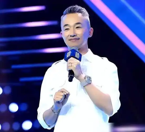 曝51岁上海主持人程雷因肝病去世,本人晒合影回应,知情者曝近况_生活