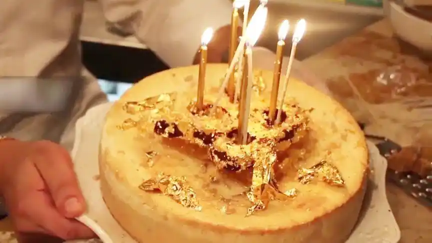 全球最贵芝士蛋糕 24k纯金点缀 售价33万