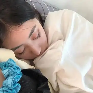 沉稳安静的优雅女生头像 很小众又很漂亮的精致女生头像合集_女生头像