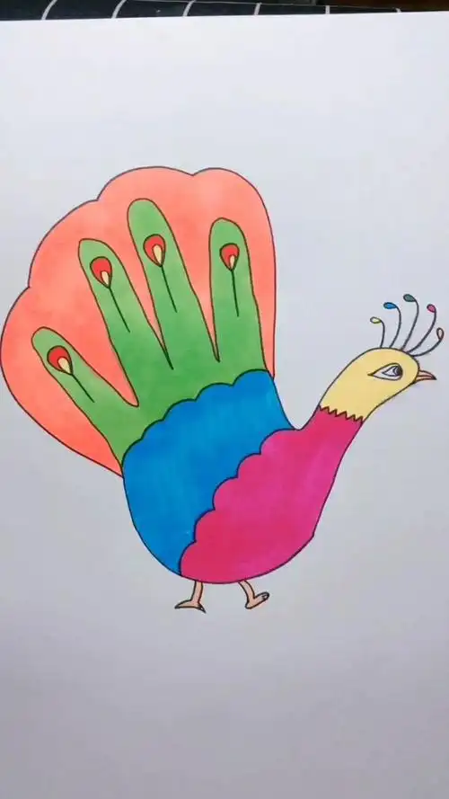 教大家用大手画个漂亮的孔雀,非常的简单,赶快试试吧!