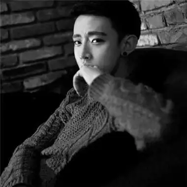 2021男生头像最新版黑白成熟你千万别浪费时间去讨人烦