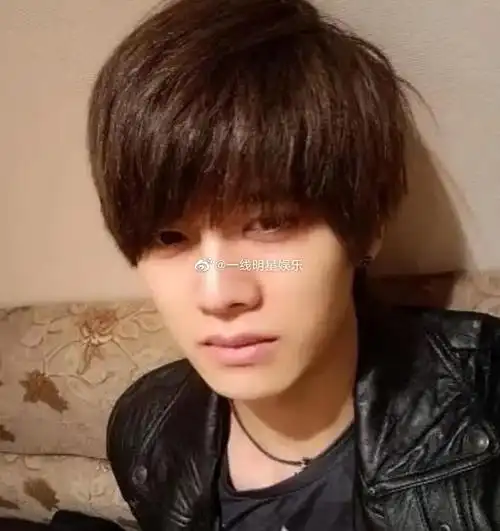 卸妆后的任嘉伦素颜什么样子 他早期非主流照片来了