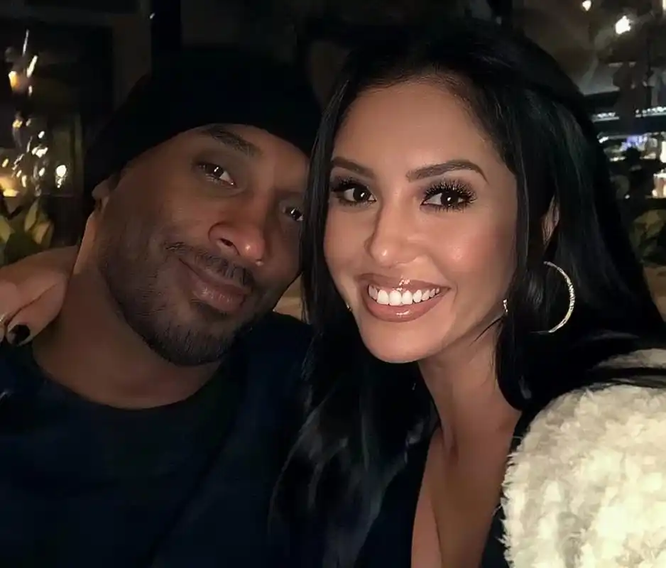 回顾 科比妻子带女儿出游,瓦妮莎身材性感又傲人 球迷:找男友吧