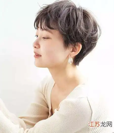 总之头发越短发根越蓬松,越看不出头顶发量少,而这种超短发能让你头顶
