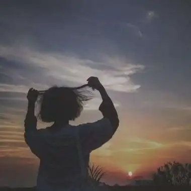 的唯美背影头像2020女生微信头像伤感背影快手头像女生背影伤感一点的