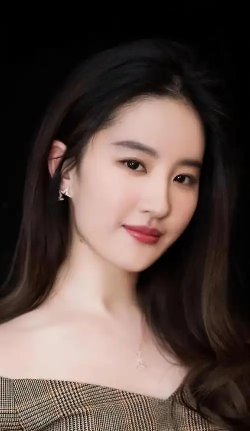 21年后,再看的刘亦菲的处境,才明白为啥金庸,胡歌会把她夸上天
