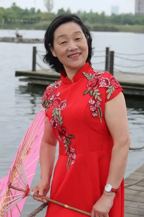 红色旗袍秀中国风! - 美篇