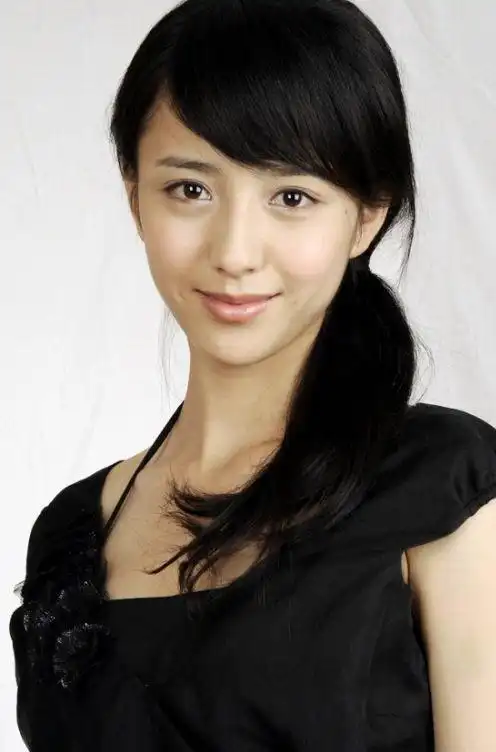 资料图片演员佟丽娅精彩写真34