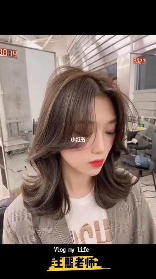 气垫烫修容减龄烫发发型适合圆脸长脸的发型