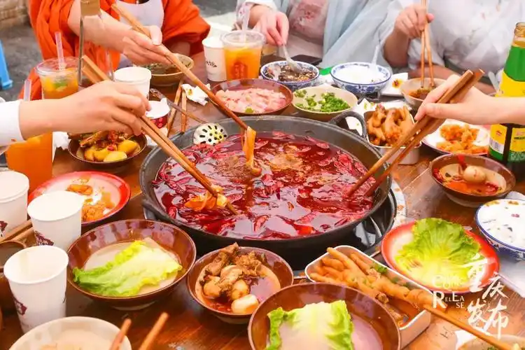 毛肚鸭肠腰片重庆勒座火锅城等你来烫