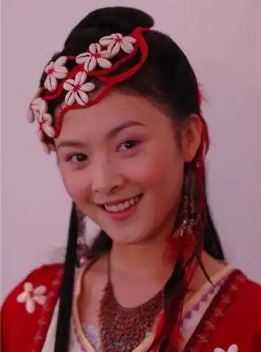 出道13年零绯闻,与男友相恋10多年才结婚,如今老公家喻户晓