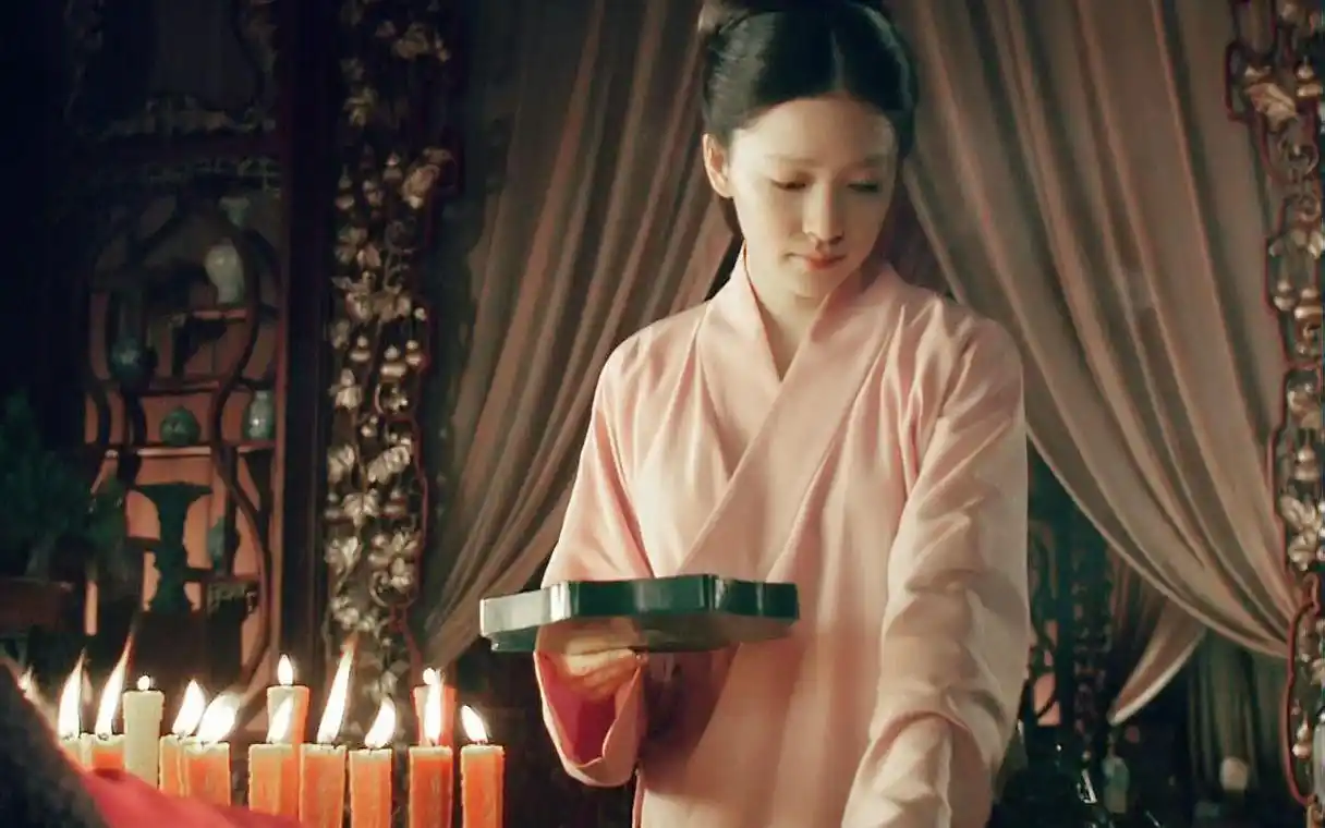 在明朝,四两银子就可买一个丫鬟而且终生占有,算算你能买多少个