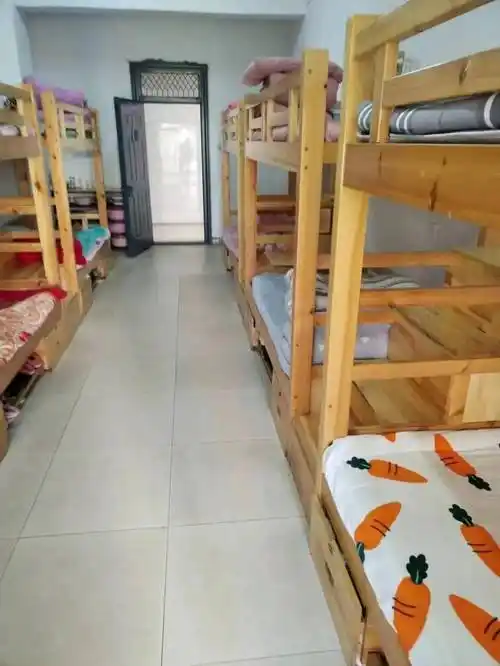 【温馨守护】提高责任意识,增强服务理念_进行_宿舍_消毒