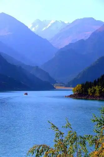 新疆天山天池景色
