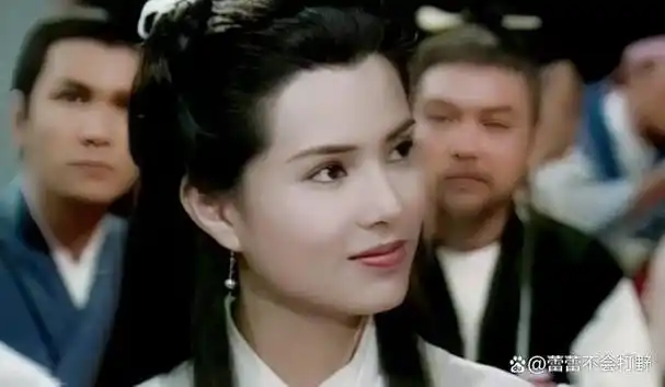 凭"小龙女"一角走红,身材傲人,风韵犹存的李若彤为何