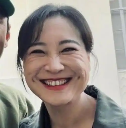 41岁贾玲与49岁吴彦祖合照曝光减肥后满脸皱纹p图后变化明显