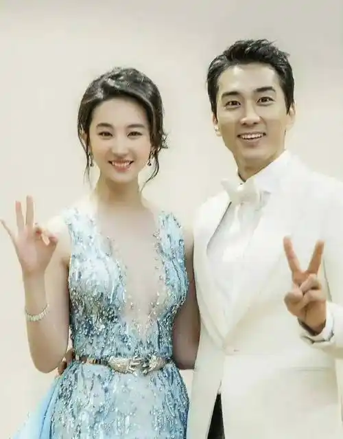 刘亦菲宋承宪泰国约会疑似曝光?_朋友_恋情_什么