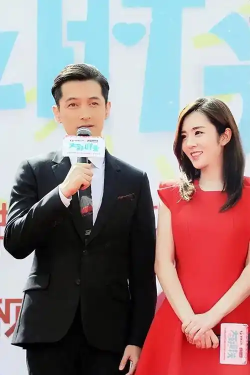 王晓晨简历还有老公是谁?_王晓晨老公照片_王晓晨老公