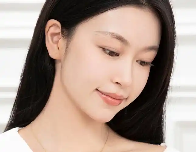 肌龄逆生长|不被工作压垮脸现在年轻人作息不规律工作又很卷,本就更