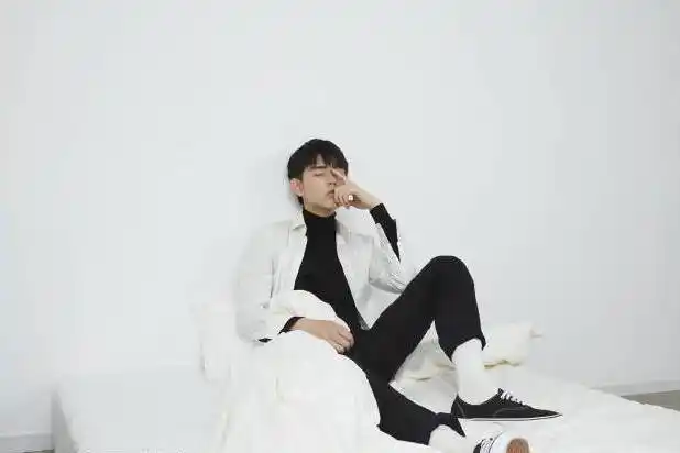 陈飞宇帅气大片,网友:妈妈基因真强大,幸好没随陈凯歌