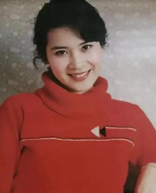 她是著名国家一级演员享正军级待遇如今65岁仍是单身