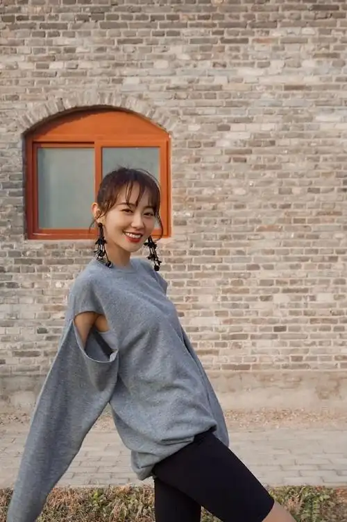 原创 梦昕薇时尚生活 昨天 我要分享 模特出身的孙耀琦,不仅可爱又