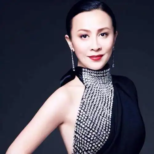 刘嘉玲瞒不住了!"特殊"被频频曝光,难怪梁朝伟坚决做丁克