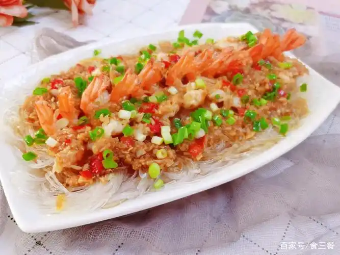 爱吃蒜蓉粉丝蒸大虾?我来教你做法,附带详细步骤图