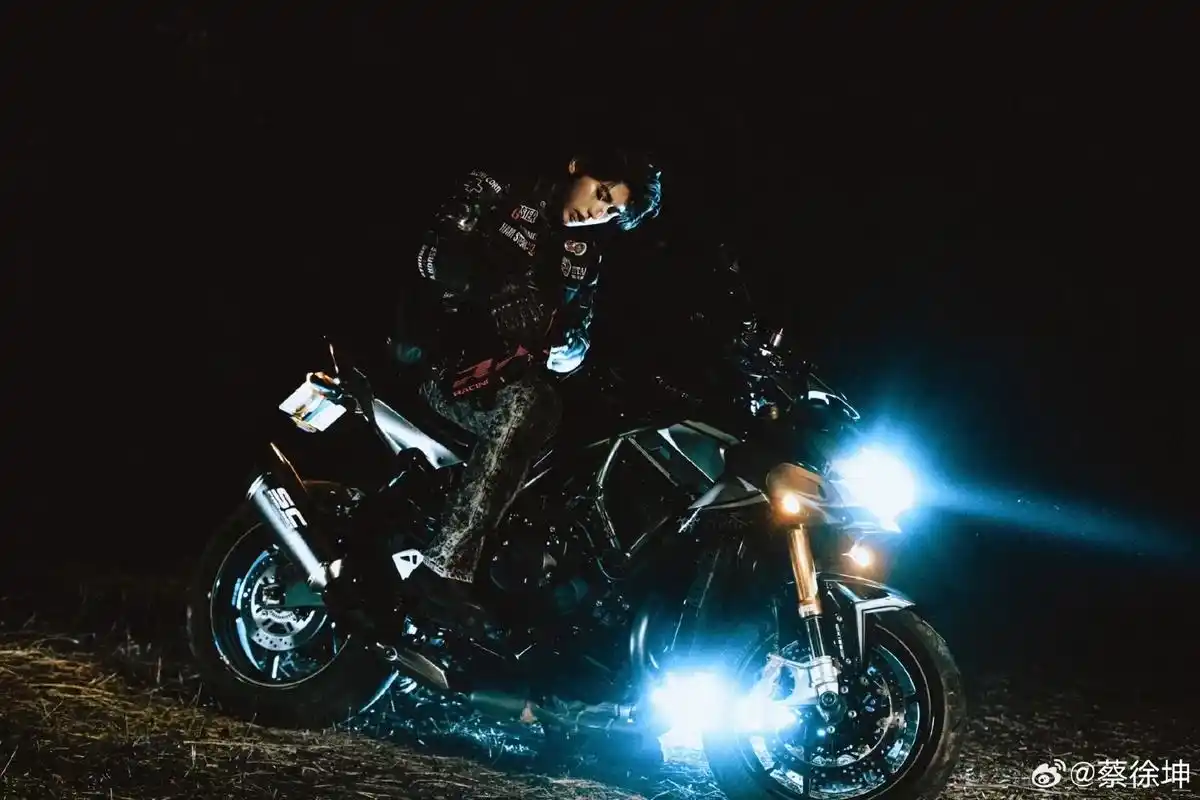 蔡徐坤ikun #我的追星日记 #蔡徐坤rideordie - 抖音