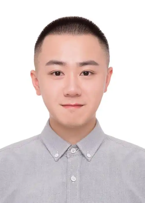 找小阿ben理了一个小寸头然后去拍了下一个十年的身份证照哈哈哈又