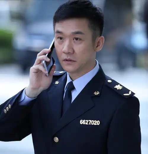 回顾黄志忠:为新欢抛家弃子,儿子的疏远让他悔恨不已,今还好吗