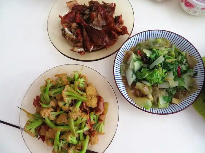 娘俩的家常午餐,花钱不多吃的满足,秋天就是这样吃舒服!