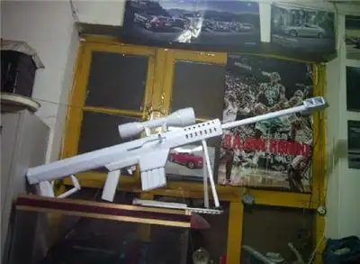 高手在民间穿越火线玩家手工diy纸做巴雷特