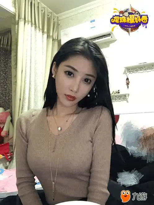 身材十分"有料"的狐狸酱,连御姐风格也能轻松驾驭